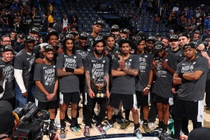 爱游戏体育登录入口-现在，未来已来！马刺杀进总决赛的建队之道|NBA|总冠军|福克斯|圣安东尼奥马刺队|格雷格-波波维奇_新浪体育_新浪新闻