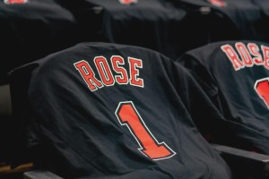 爱游戏体育官方入口-NBA史上最让人意难平的如果！他成为了篮球圣殿最年轻的图腾